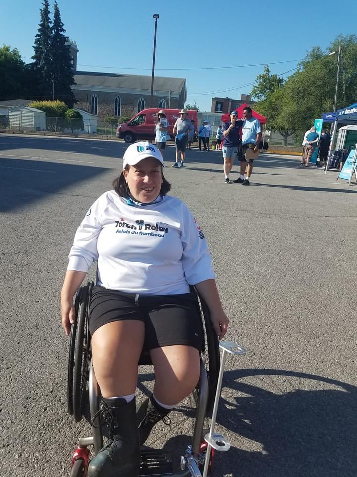 Loretta carried the torch and represented the <a href="/niagarapenguins/">Niagara Penguins</a> at the #CSLTorchJourney starting in  <a href="/ThoroldON/">City of Thorold</a> to the <a href="/2022CanadaGames/">Niagara 2022 Canada Summer Games</a> park! Very exciting day for the Penguins! 🐧