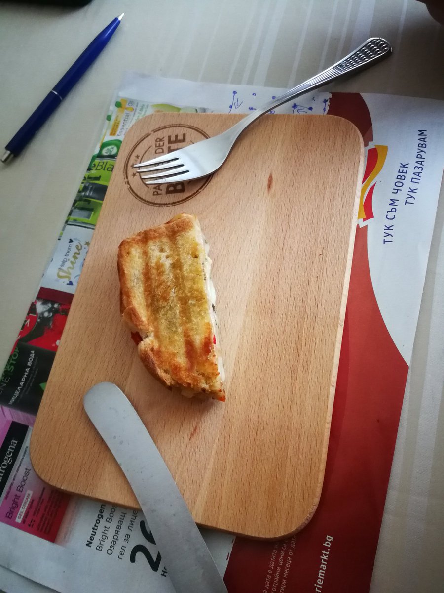 Pi_vanova's tweet photo. Oopsie 😬. What's an eaten sandwich between family... #AllThatIsLeft #ThoughtItWasMine #WasntMe https://t.co/goYrGW3aE3