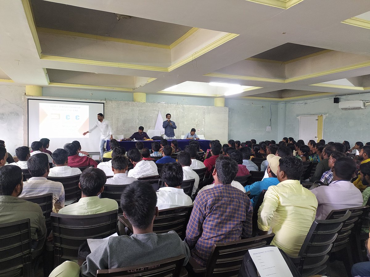 Cscyeldurthy1's tweet photo. @dintya15 @AmidalaRaju @csc_medak @rajakishore_j @CSCTelangana @CSCegov_ TO DAY CSC MEDAK DISTRICT WORK SHOP IN TELANGANA STATE AND CSC DM Raju sir and DC Arun sir motivated https://t.co/Iih9OtLUtE