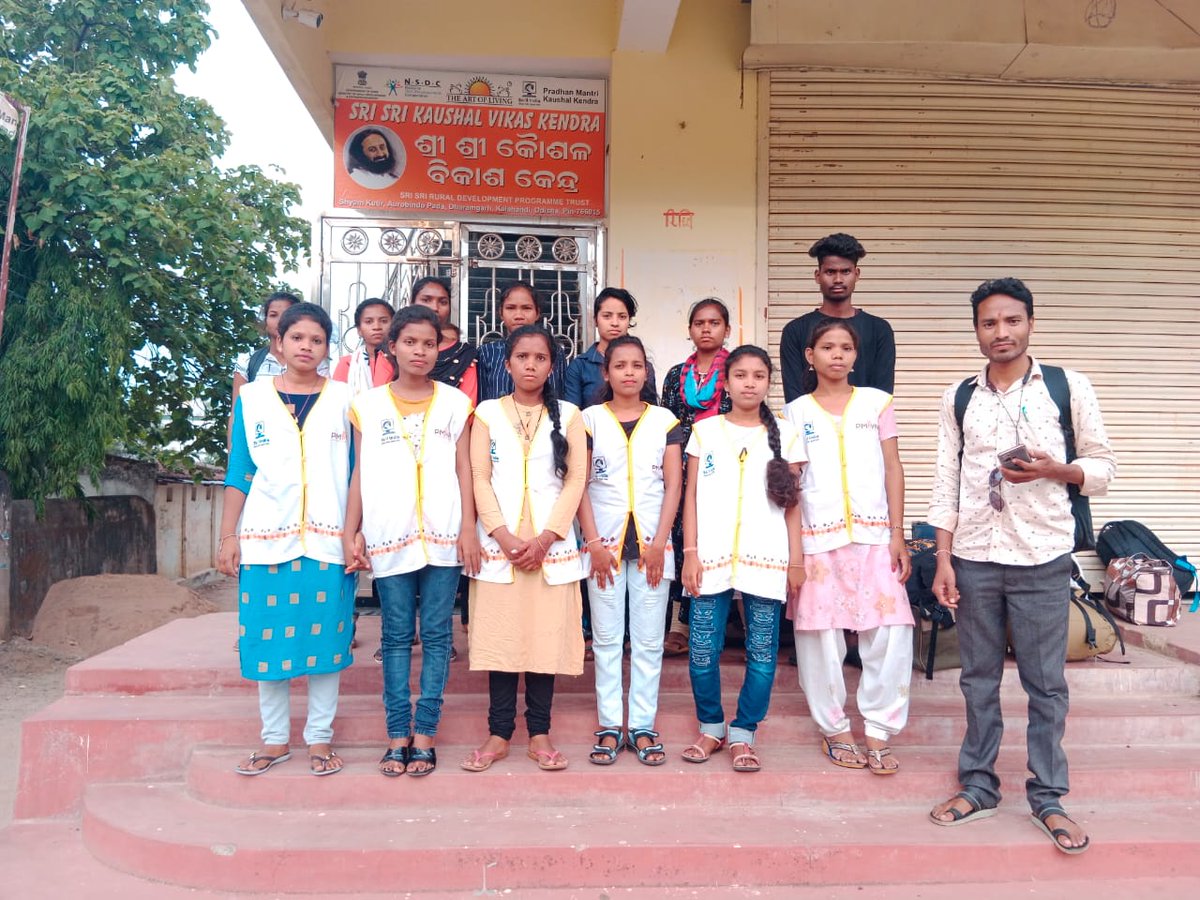 SriSriRDP's tweet photo. SSRDP Trust (@ArtofLiving ) skill development wing conducted #PlacementDrives for unemployed youth in Kalahandi district, #Odisha. 17 participants were selected. A salary of 10K+ free accommodation, subsidised food, PF, ESI etc. have been decided upon. #placements https://t.co/8mNLgNFKNp