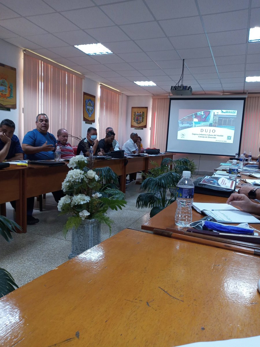 RoselioMarg's tweet photo. Se desarrolla hoy (25/06) Consejo de Dirección de la Industria Cubana del Mueble donde se evalua criticamente las cuentas por cobrar, la aplicacion de las 43 medidas, los indicadores económicos, la atencion a los trabajadores, entre otros temas. #Cuba #VamosConTodo. https://t.co/tGxtQkZ4y1