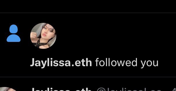 DorciLyn's tweet photo. RT @castles_eth: RT @AoifeSpud: This has just made my day 💚🌈💚🌈💚🌈💚🌈💚💚🌈 thank you Queen 👑 @JaylissaLea #bapesclan #bapesfamily #WomeninNFTs #womeninweb3 @bapesclan https://t.co/kHiiKix0Hy