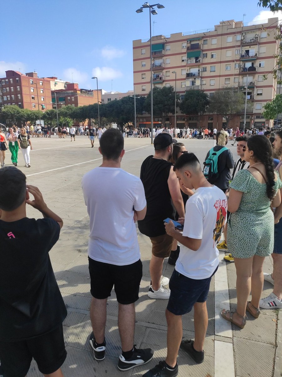 No hay cola ni na para la velada, me da que se retrasa