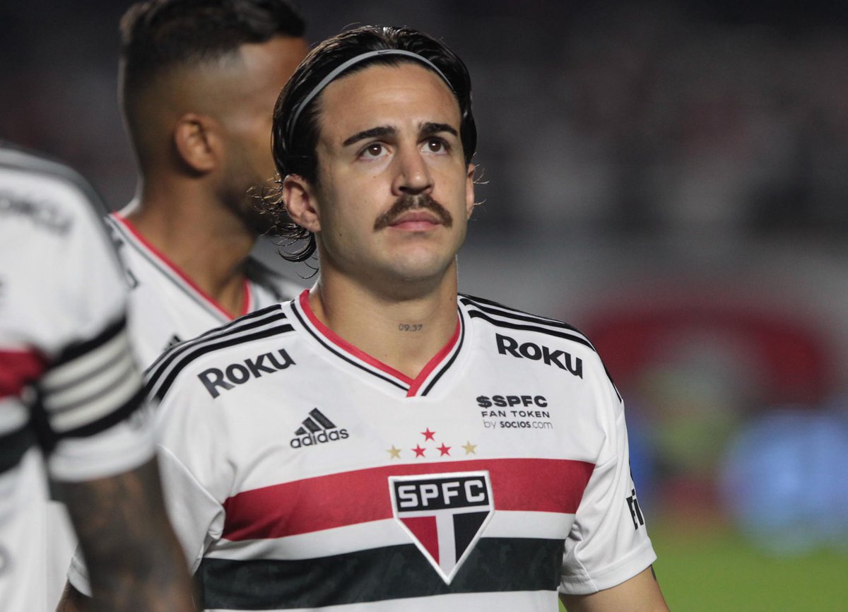 centraIsaopaulo's tweet photo. 🚨 As boas apresentações de Gabriel Neves fizeram com que o São Paulo repensasse sua compra. O clube irá observar o desempenho do volante até o fim da temporada para analisar sua permanência, que até o momento era considerada improvável. [@ge_saopaulo]

📸 Rubens Chiri https://t.co/QPlw7d7ZLE