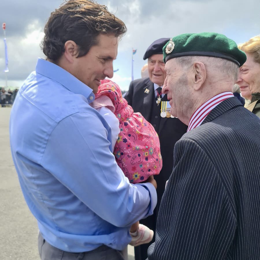 JohnnyMercerUK's tweet photo. Met one of my heroes today - Gen Julian Thompson who commanded 3 Commando Brigade in the Falklands 40 years ago. He extolled the sacrifice and spirit of the City of Plymouth to both that mission, and the many before and since. 

The best place in the world on #ArmedForcesDay https://t.co/qubcnx8JUd