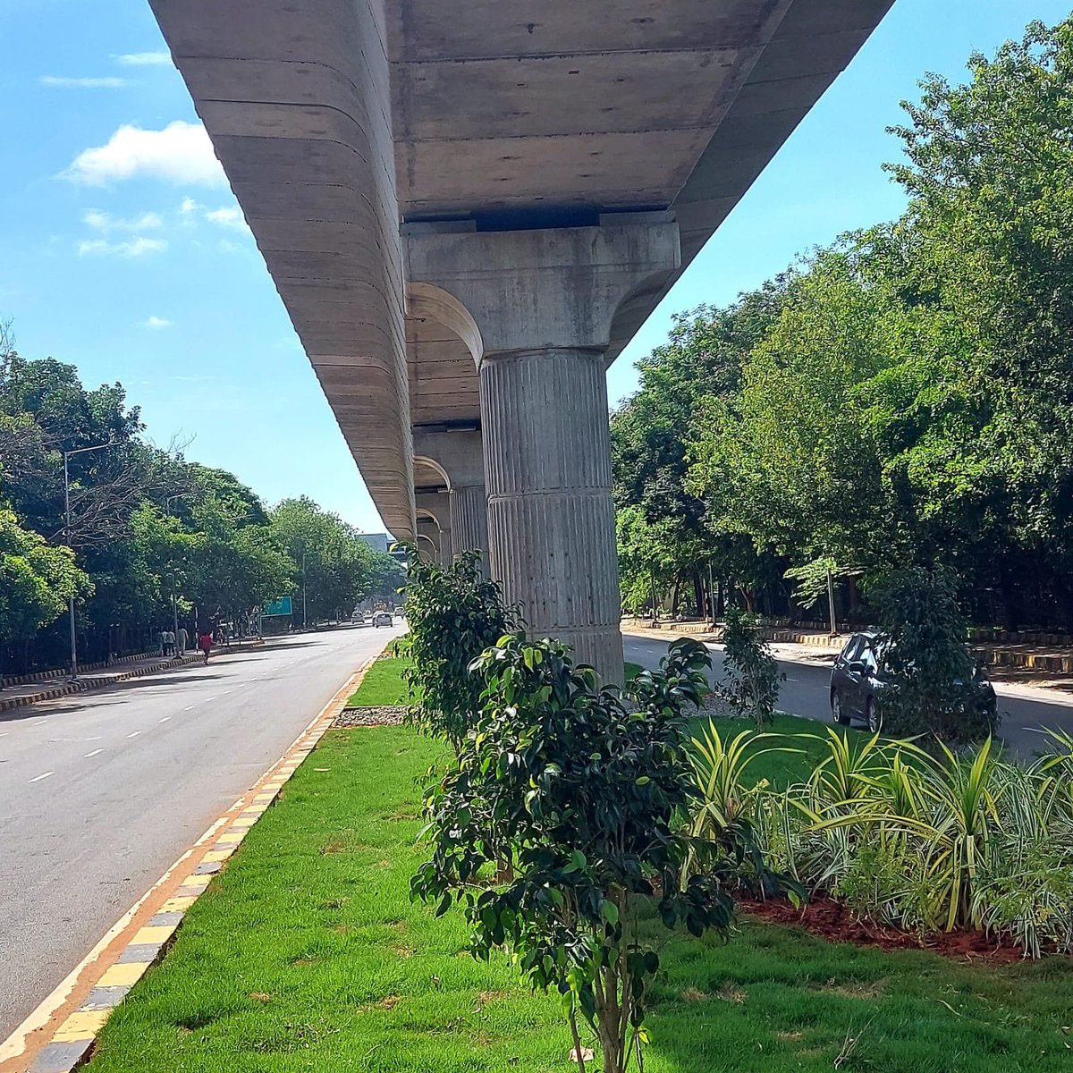 MTF_Mobility's tweet photo. CleanStreet75K Challenge @ Mahadevapura

Whitefield Metro stretch getting more greenery and super wide footpaths

Last mile connectivity can be achieved only by intense pragmatism one step at a time
👣👣👣👣👣

#betterCommute

#CleanStreetChallenge75K

#OurMLACares

@ArvindLBJP https://t.co/6DICv9bKUo