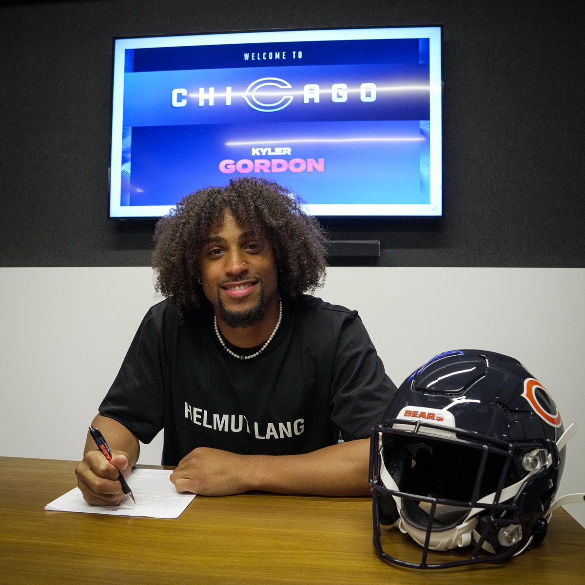 The #Bears have officially signed Kyler Gordon 

#BearsNation