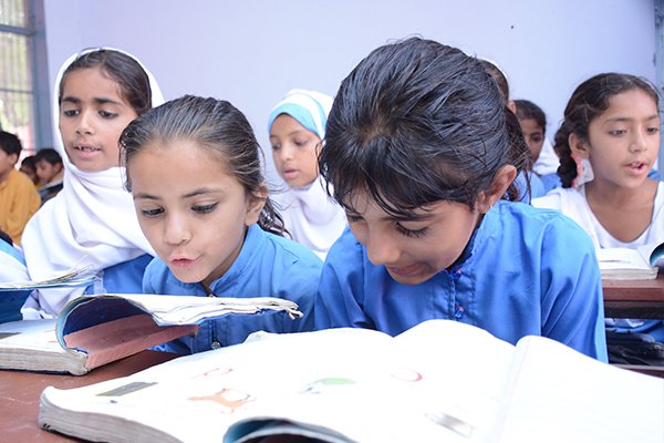 A beautiful picture from a government girls school constructed by @SDO_Org in last years.
#SDGs #Education #SDG4教育 @KhurramAJK