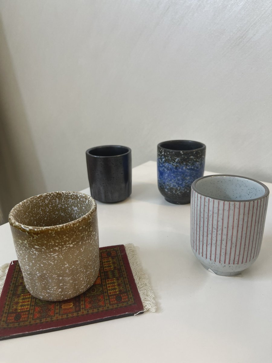 بكج الاسبريسو ٤ اكواب + كوستر سجاد