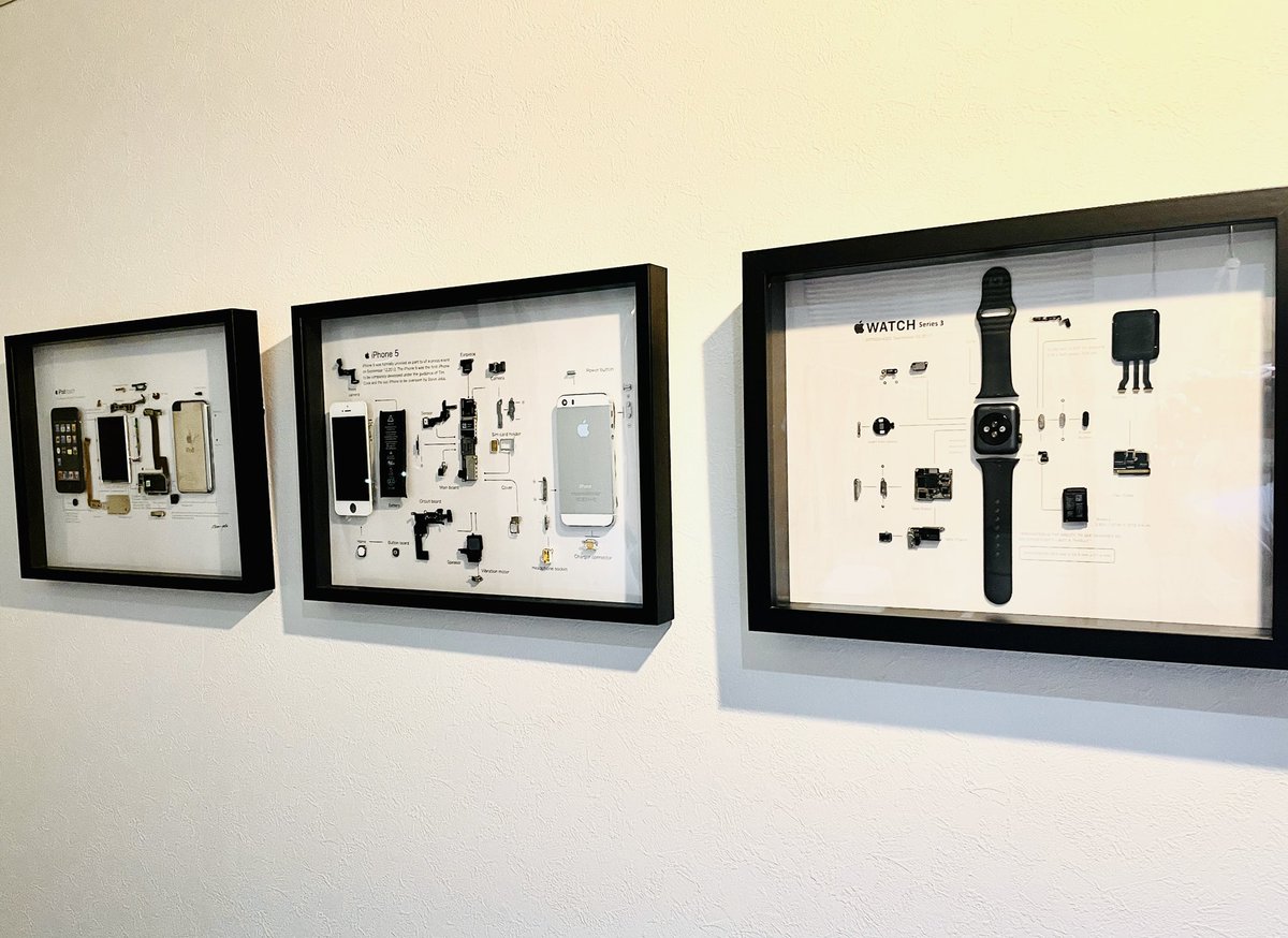 KazuCreative's tweet photo. iPod touch (初代)が完成。
これで3作品目。

シートを間違えて第2世代で作ってしまったので、ボリュームボタンを描いてしまった。

今度シート作り直す予定。

#分解アート
#Apple製品

次回は倉庫に眠るiPad3にチャレンジ予定。 https://t.co/LVQdumwpdR