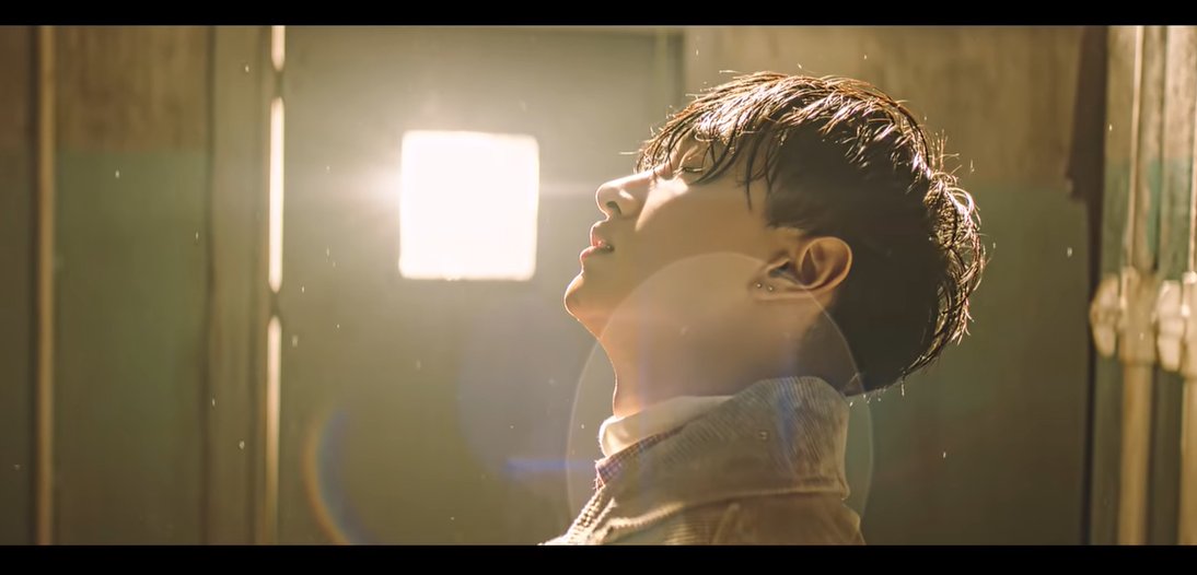 Kkorepo's tweet photo. 82回目の韓国語レッスンの教材は #SUPER_JUNIOR 「＃one_more_chance」です。【韓国語レッスン】「#トミと学ぼう楽しい韓国語 Vol.82」~SUPER JUNIOR「비처럼 가지마요　(one more chance)」~
https://t.co/VqaeafAPZj https://t.co/d1uiE9EHCp