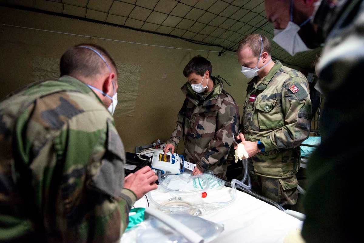 [Opération #AvecNosBlessés🤝 2022]

<a href="/santearmees/">SantéArmées</a> travaille en permanence à l'amélioration de la prise en charge de nos blessés de guerre, qu'il s'agisse de la prise en charge physique, chirurgicale et parcours de soins.

Les soignants sont intégrés au plus près des combattants ⛑️