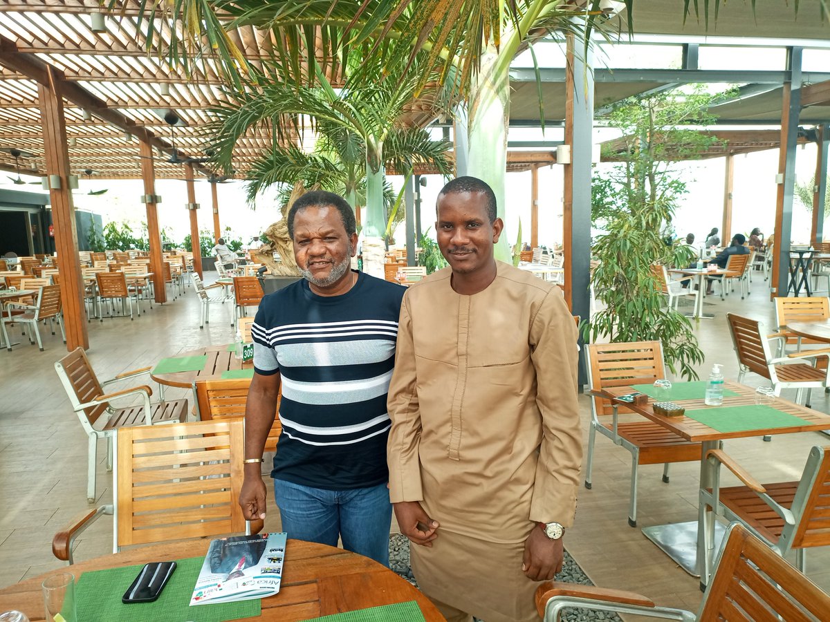 thiermou's tweet photo. Un honneur d'avoir été reçu par Stéphane EHOLIE, le nouveau champion de la logistique en Afrique de l'Ouest et désormais Patron des filiales de DHL Global Forwarding SN et CI, en visite à Dakar.
#transport #logistics #supplychain #shipping #port #logisticien #transit #oil #gas https://t.co/OO47nbF6Ot