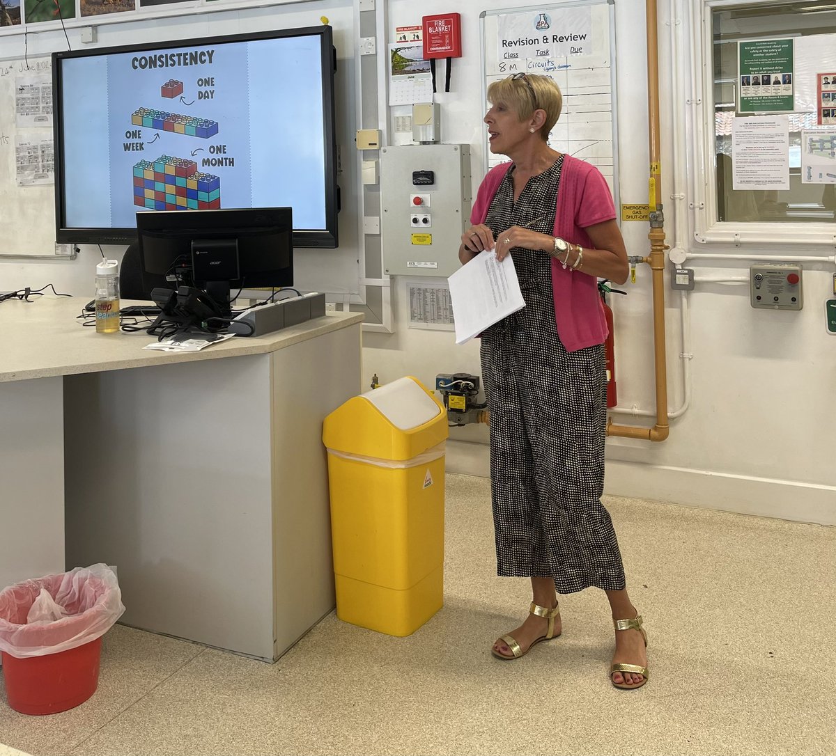 My mate @cfletcherDoS speaking at @NorwichRS #rEDNorwich around leadership - every word a gem!