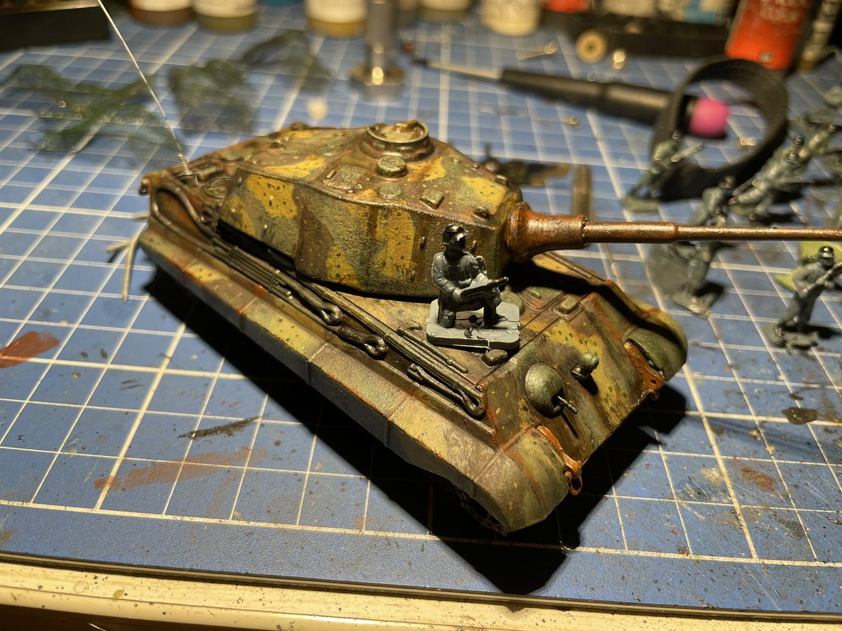 MassimoVallery's tweet photo. I love the raw and military style of this goblin, make him line up with the tiger at the gates of bastogne, it works #kamehousestudio #kazuhisakondo #resinkit #modelkit #gunplabuildersveneto #ipms #vallejiocolor #liquitexcolor #diorama #goblin #tiger #massimovallery https://t.co/7AmliZlJ7j