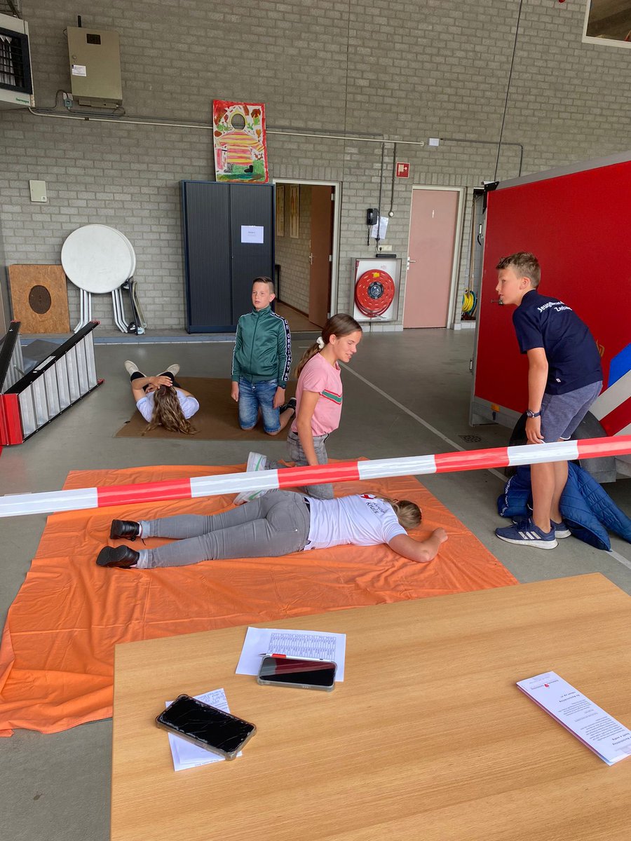 LeefbaarSD's tweet image. Vanochtend was @roykloplsd bij de #jeugdinstuif van het #rodekruis in #bruinisse. Hopelijk melden zich veel nieuwe jeugdleden aan! #streekholders #leefbaar #ehbo