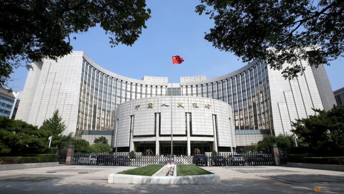 ChannelNewsAsia's tweet photo. China's central bank, BIS set up renminbi liquidity arrangement https://t.co/9kwpGZOUoy https://t.co/OESalgooIn