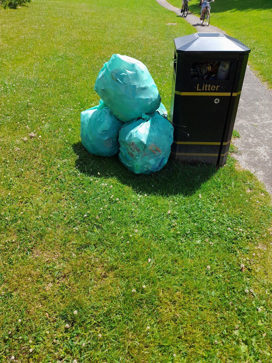 Fasth56's tweet photo. Following the school leavers party in Hillfield Park last night. 5 bags of bottles and detrius cleared. #workingforthecommunity @solboroughcons @MonkspathTeam https://t.co/tYiTsRELY3