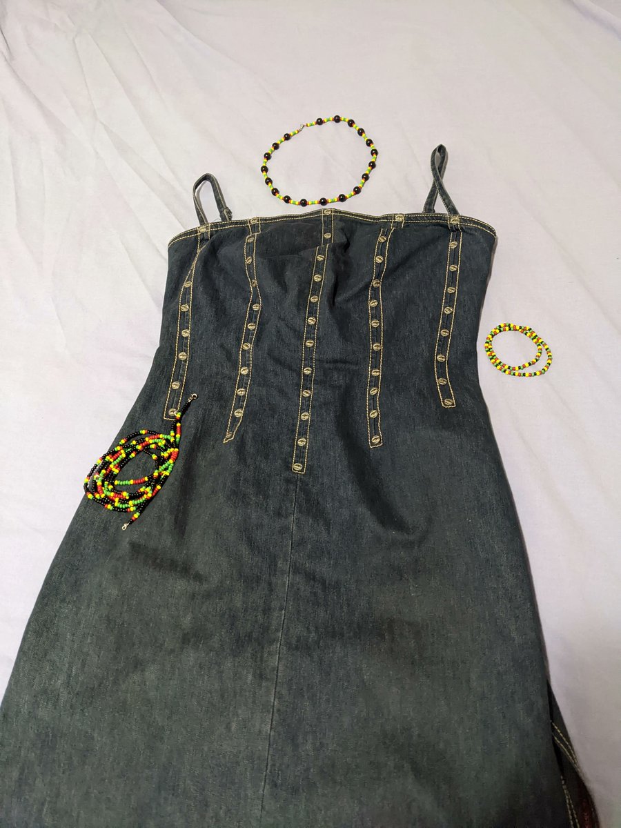 RedbellJeweller's tweet photo. Bracelets, earrings, necklaces and waistbeads are all part of my summer jewellery essentials.  What are yours?  Comment below. 

#redbelljewellery #summeressentials #summerjewelry #beadedjewelry #beadedaccessiories #summerchecklist https://t.co/2KnLJwm4ad
