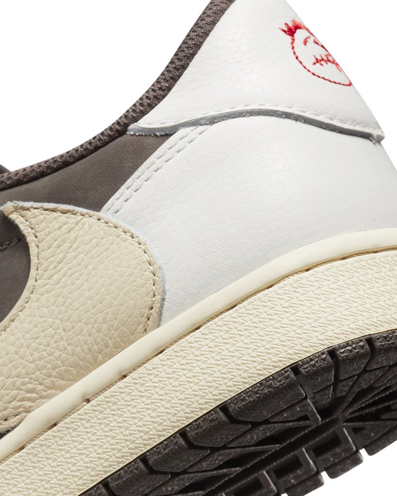 CaminoTV's tweet photo. Travis arrive avec la AJ1 « Reverse Mocha » le 21 juillet sur SNKRS 

@trvisXX @Jumpman23 https://t.co/skxD4kJDVF