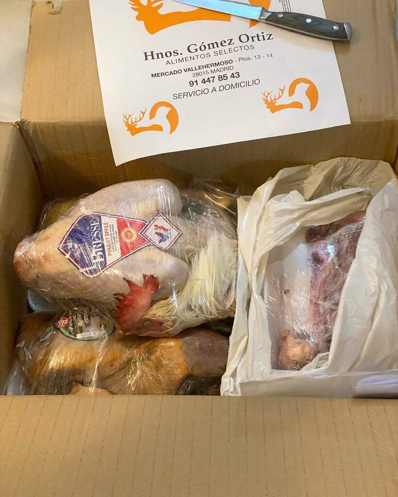 Recepción de mercancías para el #Cumpliversario2022 #CanEspeto