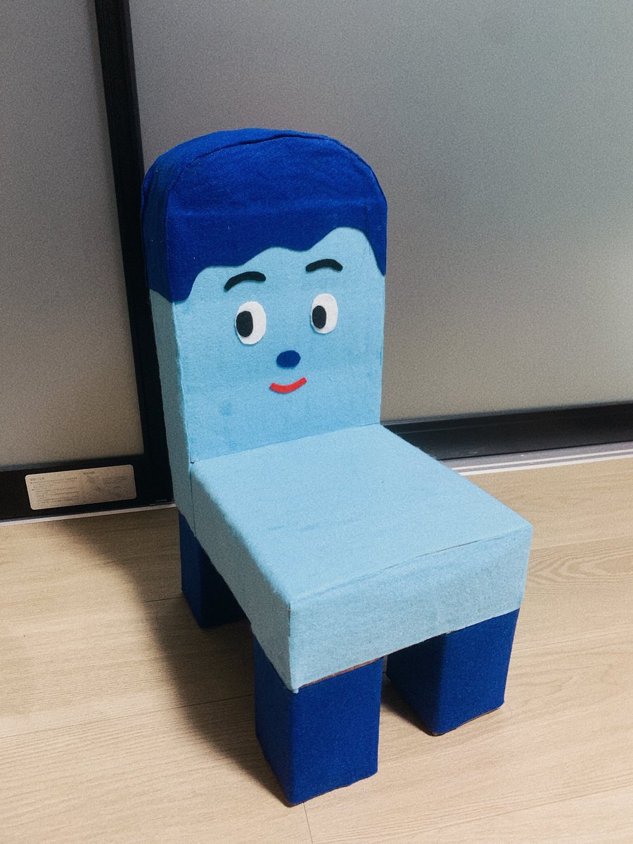 maruko_inoue's tweet photo. 牛乳パックでコッシー作ったの
もちろん座れるよ https://t.co/ohv2srtpWc