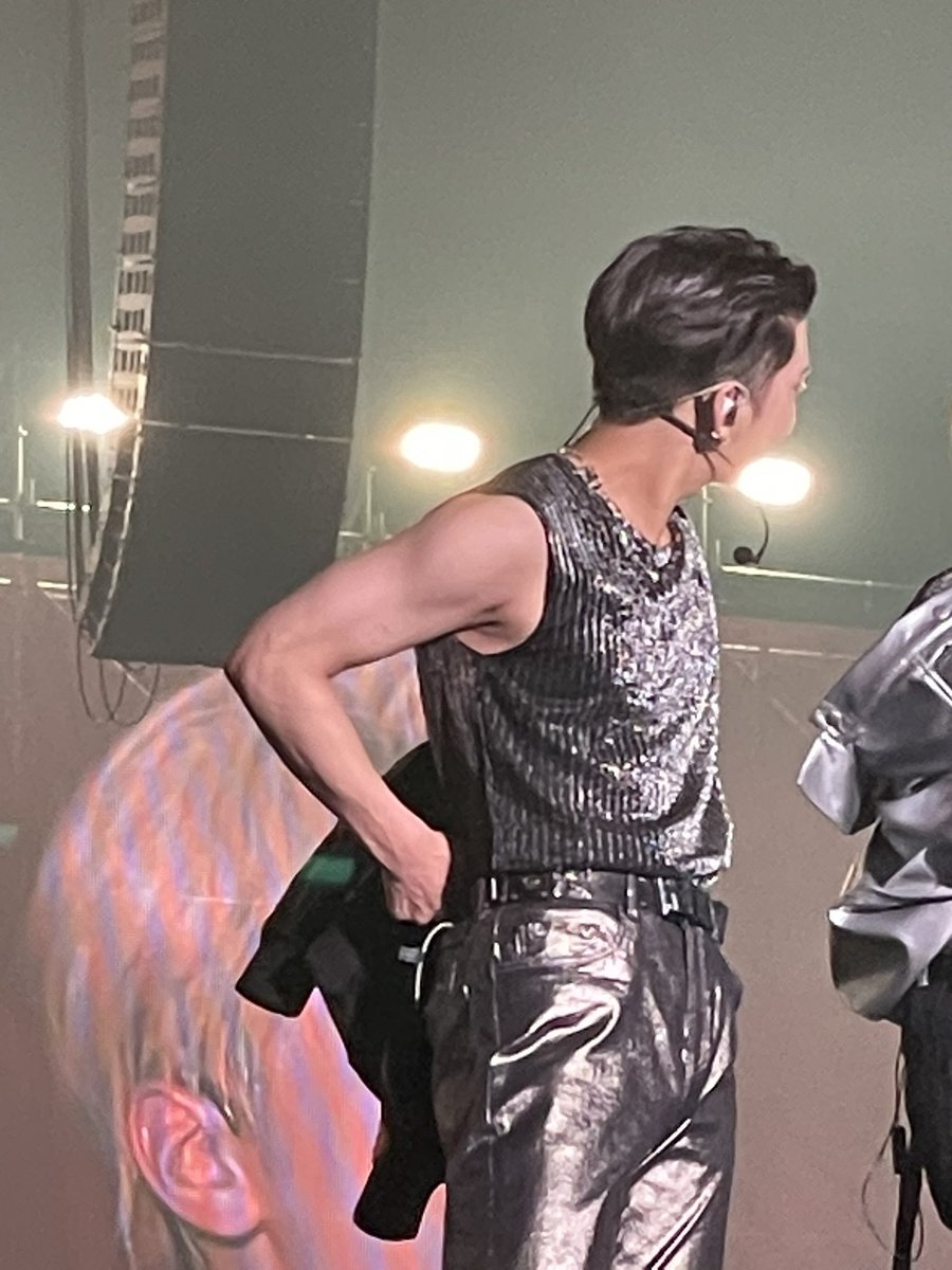 vrnwuchive's tweet photo. joshua excuse me??? https://t.co/T60R9pVDSl
