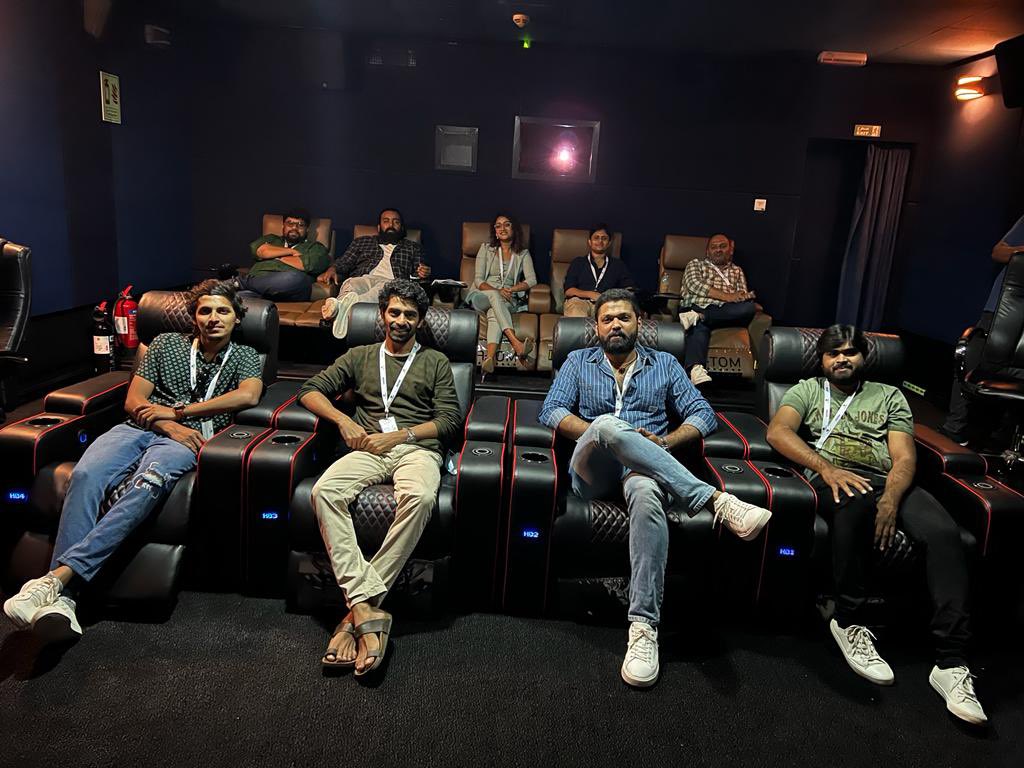 sangeethaSring's tweet image. All the best @shetty_rishab sir for harikathe alla girikathe, amazing job @AnirudhMahesh @KaranananthA , @Rachana_Inder bud budke part was my favourite ❤️
music was superb @vasukivaibhav 👏
All the best to the whole team #harikatheallagirikathe