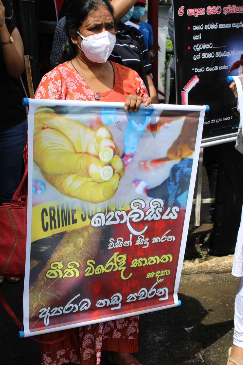 JDSLanka's tweet photo. වධහිංසාවට පාත්‍ර වූ වින්දිතයන්ට සහයෝගීතාව පලකිරීමේ ජාත්‍යන්තර දිනය යෙදෙන ජූනි 26 දින හා සමපාත වන ලෙස, මහජනයාට එරෙහි පොලිස් ප්‍රචණ්ඩත්වය හෙළා දැකීමේ නිහඬ විරෝධයක් සෙනසුරාදා (25)  මහනුවර #GotaGoGama විරෝධතා පරිශ්‍රයෙදී පැවැත්වුණි. https://t.co/zecWIjiPea