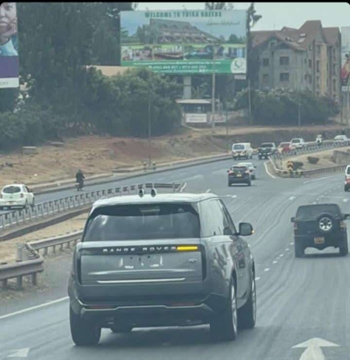arthur__penn's tweet photo. Hii nikinunua nang'oa milango mnione nikidrive, siwezi nunua machine expensive na bado nijifiche ndani. https://t.co/xTJfKgCwTa