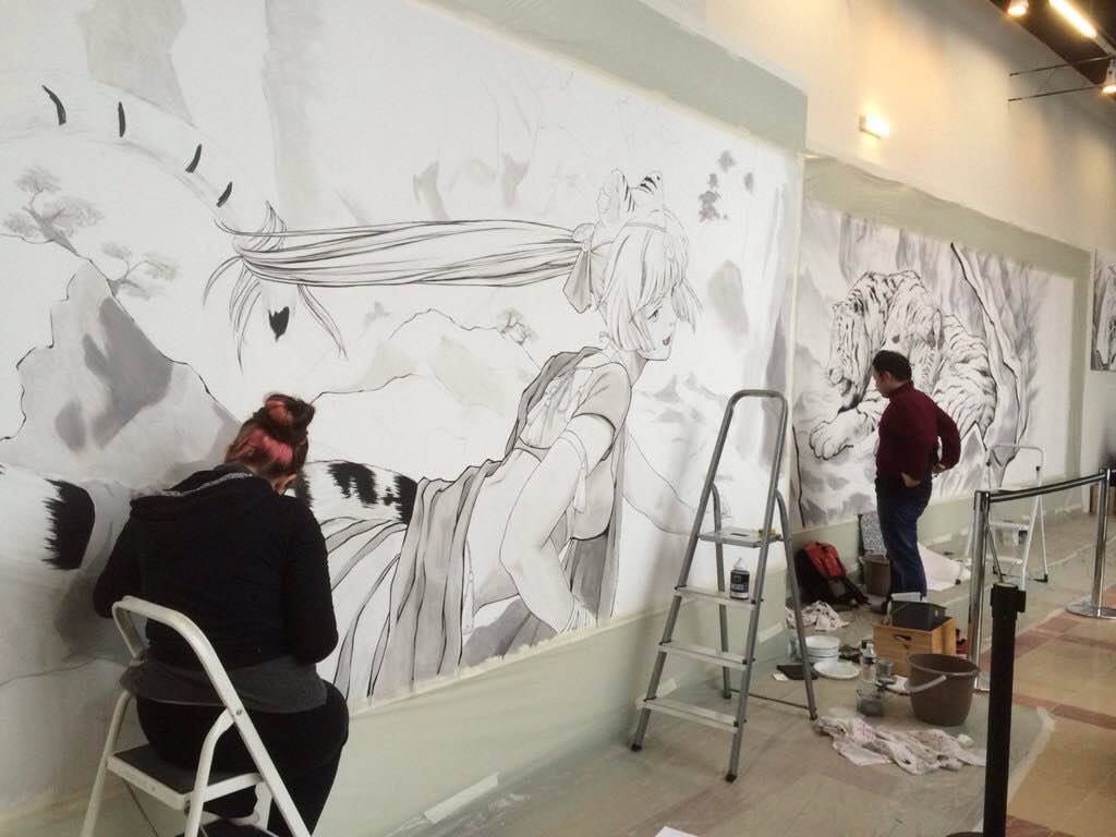 2014年フィレンツェ・メディチ-リカルディ宮殿での個展でライブペイントした「兎兜」と
2016年フランス・アングレーム国際マンガ祭パビリオンで4日間でライブペイントした幅7mの「捨身飼虎図」
どちらも白黒、いつか金箔地フルカラーで描きたいと願っていた絵をこのタイミングで描けて嬉しいです✨☺️✨ https://t.co/58M5oGXyXN 