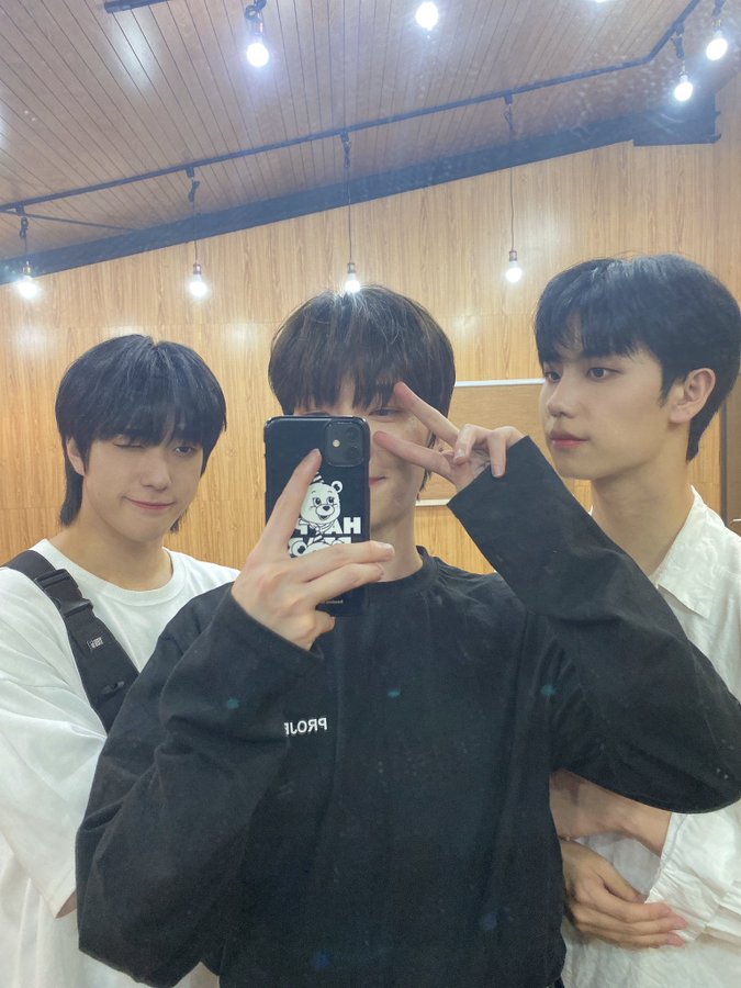 070622 BLACKLEVEL Twitter Güncellemesi

[#BLACK_LEVEL]

😋✌🏻
Fancafe isim yarışmasına bol bol katılın
Beklediğimiz buydu ! ! 

#BLACK_LEVEL
#UIN #kstage