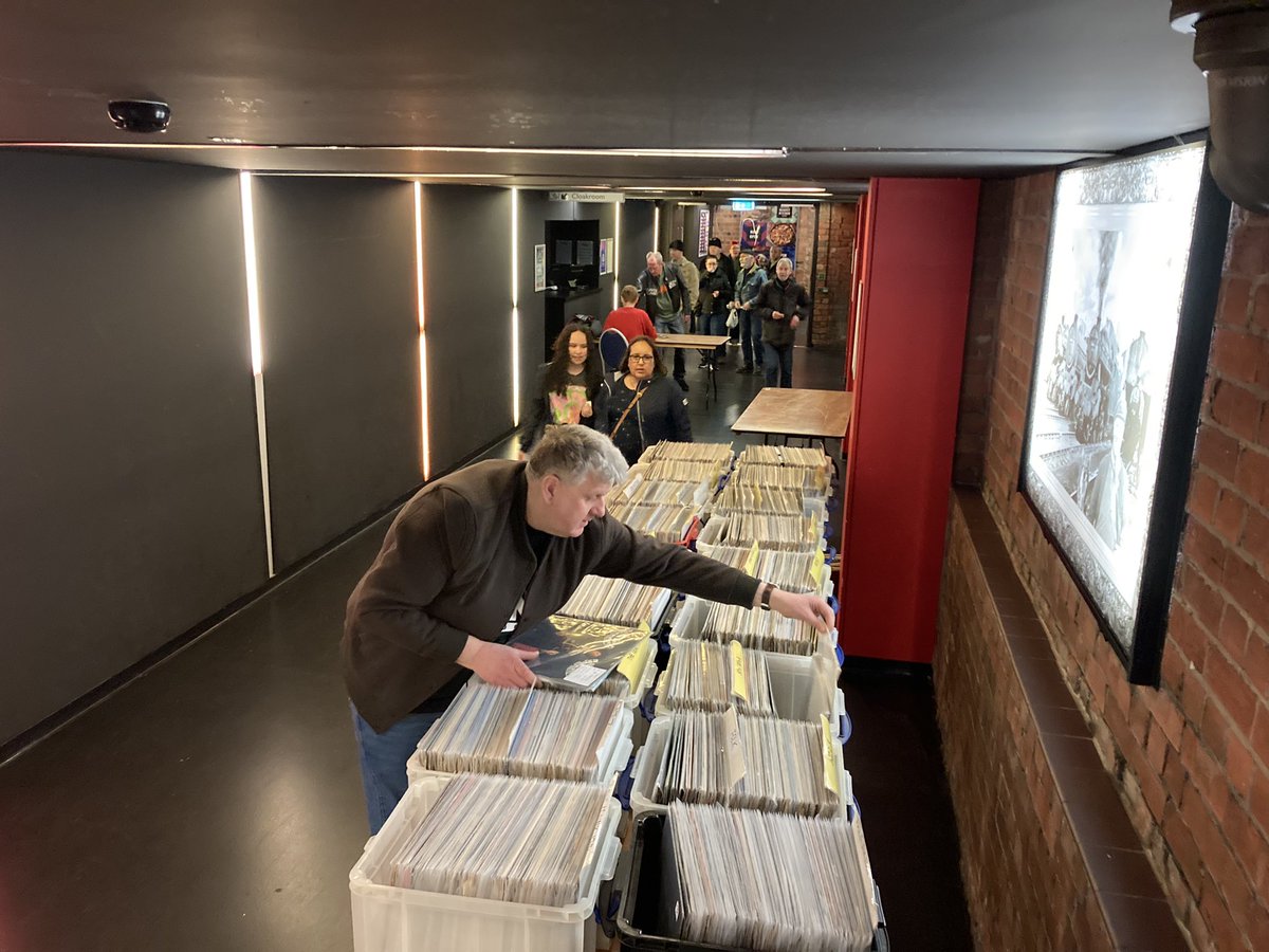 A full weekend of vinyl buying in Lincoln City. 
Jim at BACK TO MONO is open today: Saturday, checkout his shop.
Then on Sunday, 26.06.22. Jim is our sponsor for: THE LINCOLN ENGINE SHED RECORD FAIR LN6 7TS. Open: 9:30-3pm. 
With 30+ dealers standing we have all genres covered.
