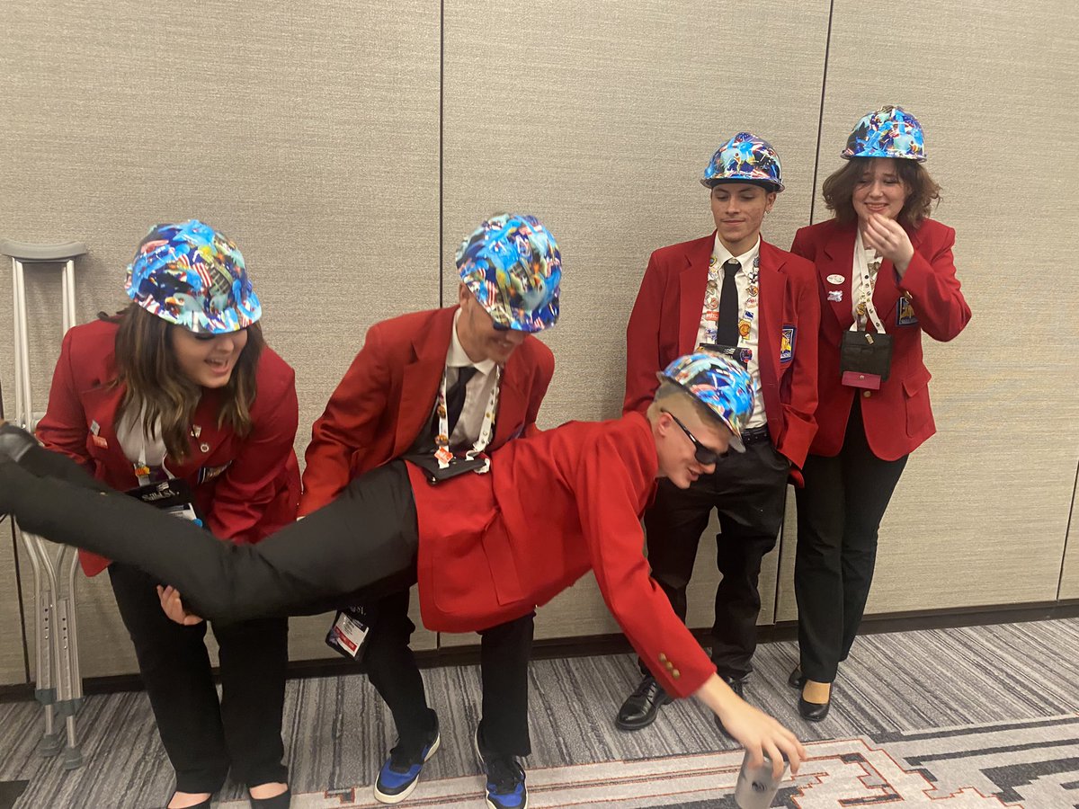 KRoach_BTBOCES's tweet photo. Congratulations to these 5 students for all they’ve accomplished in the last week here at @SkillsUSA #NLSC22 ! Time to fly back to New York today! #stateofficers #cabinetmaking #masonry #forevermemories @BroomeBOCES @BTBOCESMoschak @BTBOCES_IP @BTCareerTechED @SoTierPTECH https://t.co/dyZ9uYaGfL