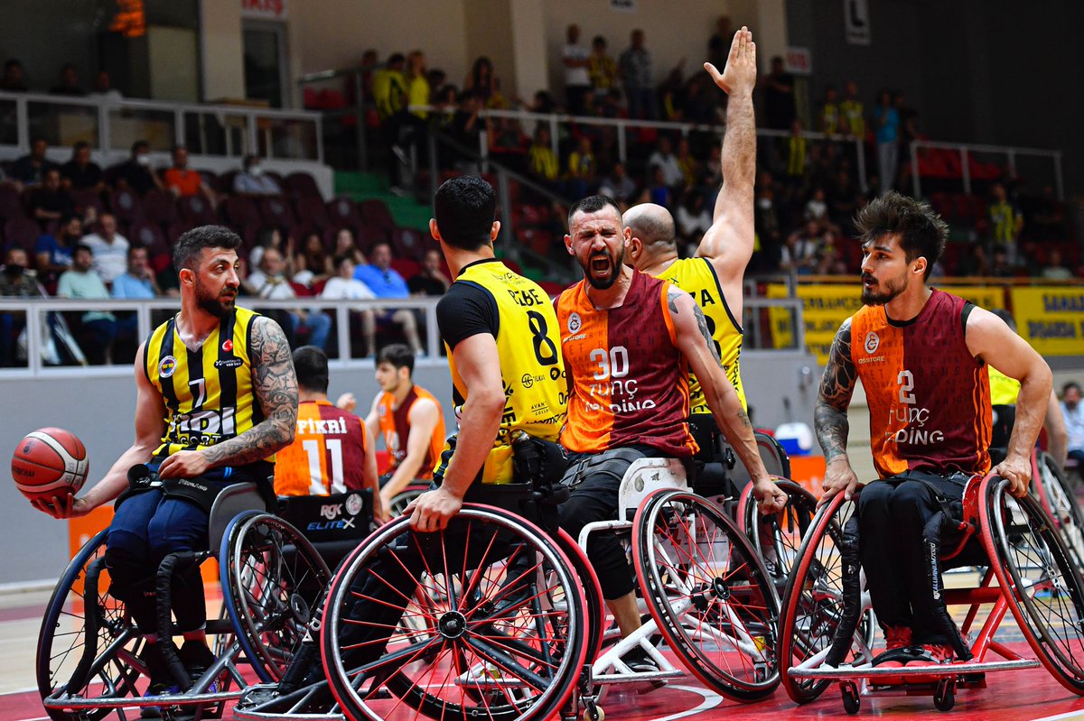 Maç Sonucu | 🔥
Fenerbahçe 60 - 66 #GalatasarayTunçHolding

Bu sonuçla play-off yarı final serisinde 1-0 öne geçiyoruz. Tebrikler #EngelsizAslanlar 🦁 👏