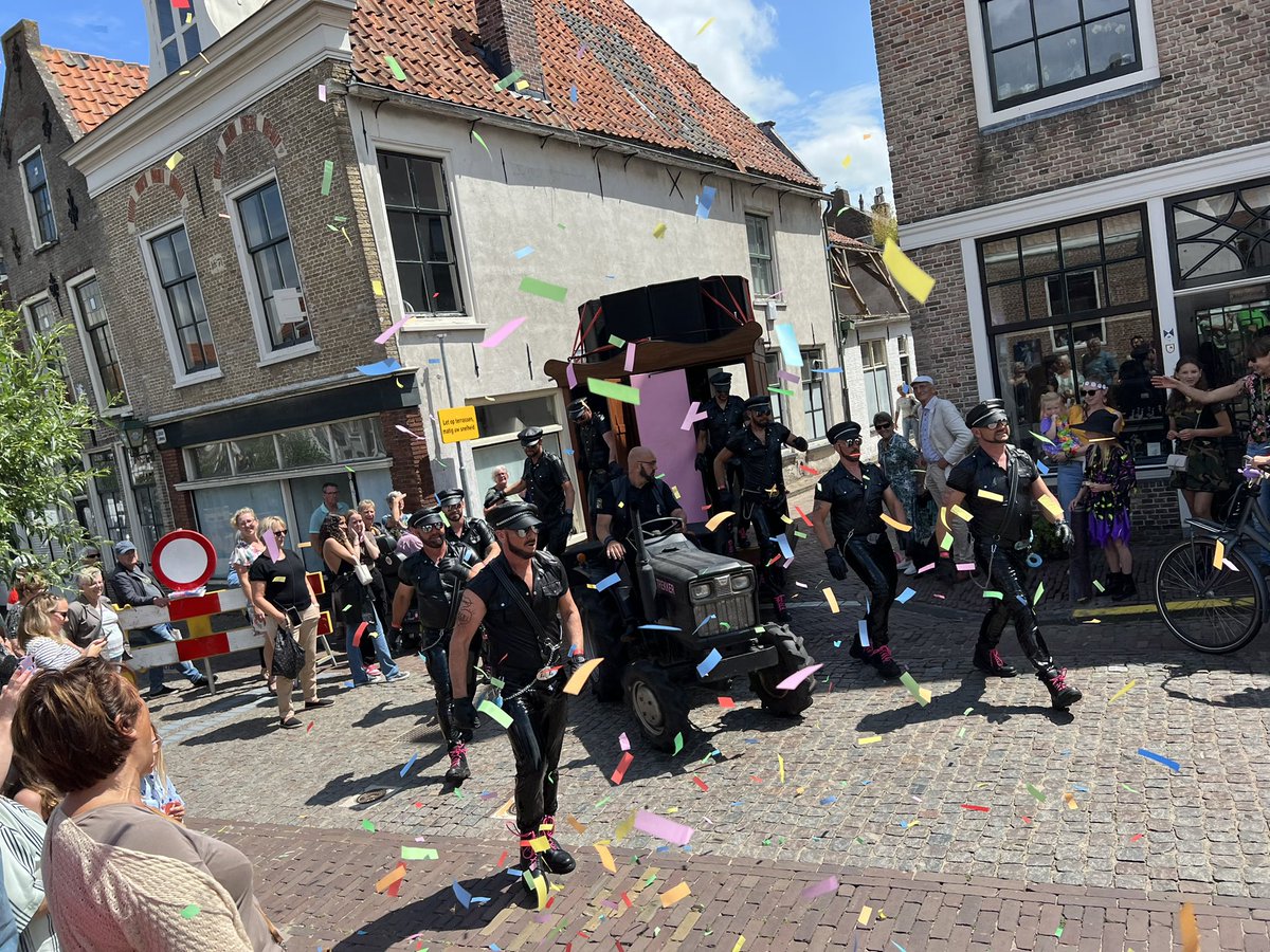 Zomercarnaval! #Oudewater Genieten, grappen en grollen, stevige (politieke) statements, ideeën en uiteraard veel gezelligheid! <a href="/GemOudewater/">Gemeente Oudewater</a>