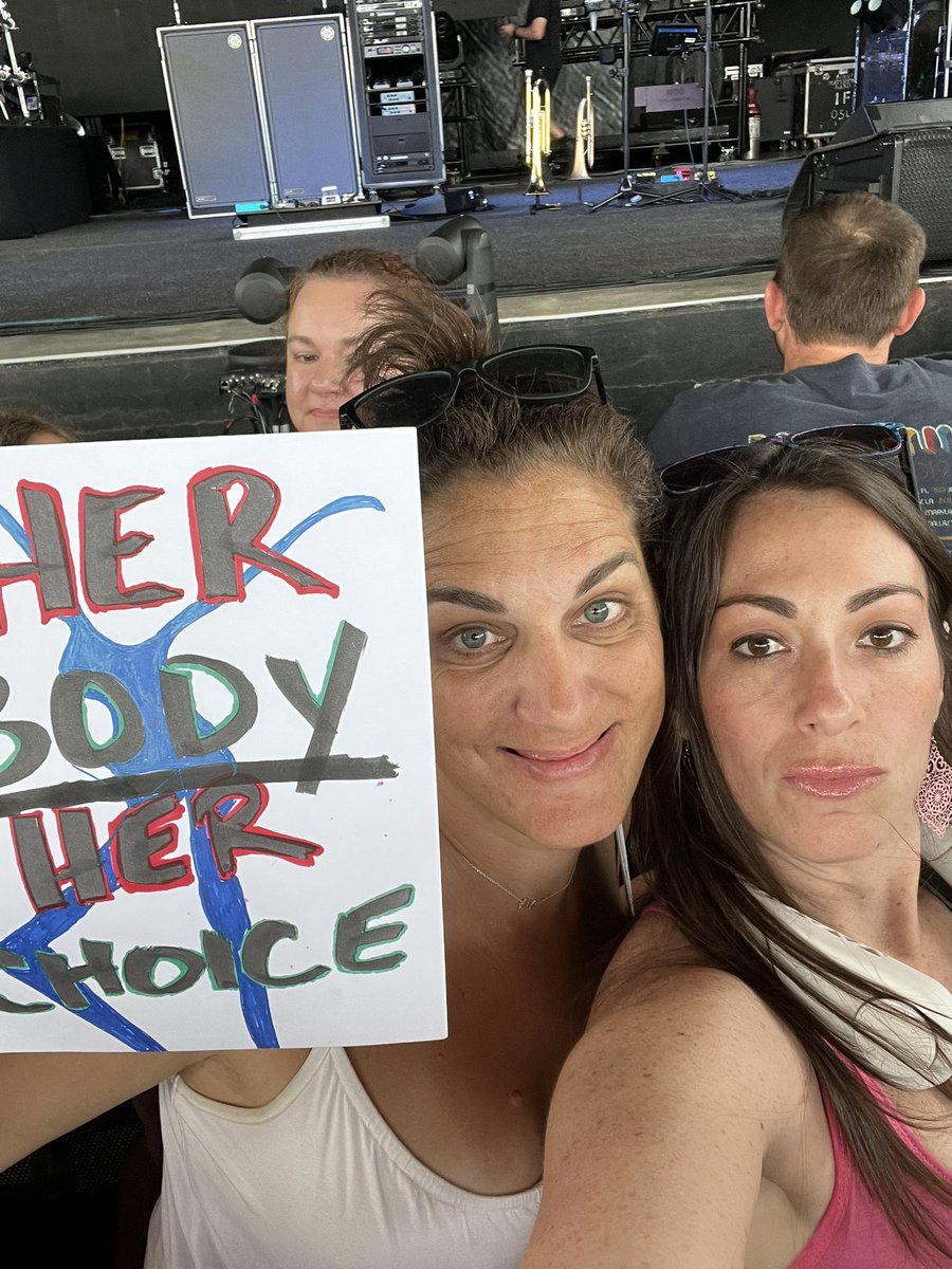 Her body her choice #RoeVsWade #DO SOMETHING #nikkifried #DMB #dmb2022 #davematthewsband @SLessard @davematthewsbnd @DMBGorgeCrew @JeffCoffinMusic @BSTRONGBRAND