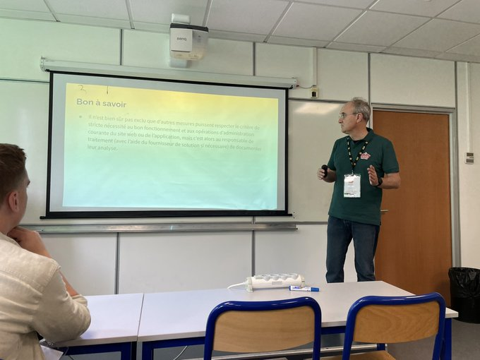 nicolasmalo's tweet photo. Les slides de ma session sur l'exemption de consentement pour les solutions de #DigitalAnalytics @measurecampfr -> https://t.co/qZuInKswjm #measurecamp #mcparis22 https://t.co/HXvkzbkAUi