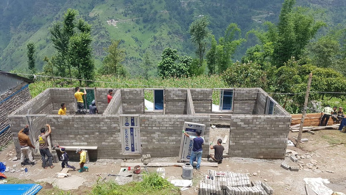 Everestclimber's tweet photo. Our 3rd school in Nepal is going up quickly. Almost time to move onto our 4th school. #golivillage #nepal #buildaschool #remotenepal https://t.co/PJTxgAuofX