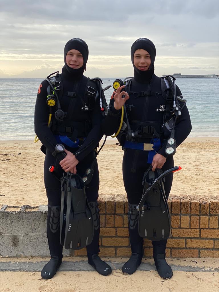 JuStMdive's tweet photo. New Scuba Divers in da House‼️
Well done Gustav &amp; Robert…
👊🏽
Life Looks better Underwater.
🤿
@PADI 

#justscuba #scuba #diving #divinglife #scubadiver #openwatercourse https://t.co/WRzvRGdPES