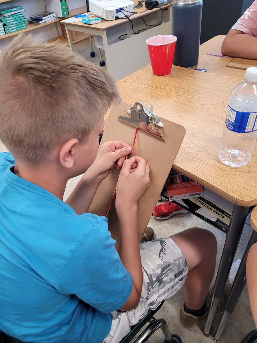 mmeplona's tweet photo. The grade 5s worked hard to make friendship bracelets on Friday. Such a beautiful memory to take into the summer 💞 @LaurelwoodPS https://t.co/rMOTM0HWtn