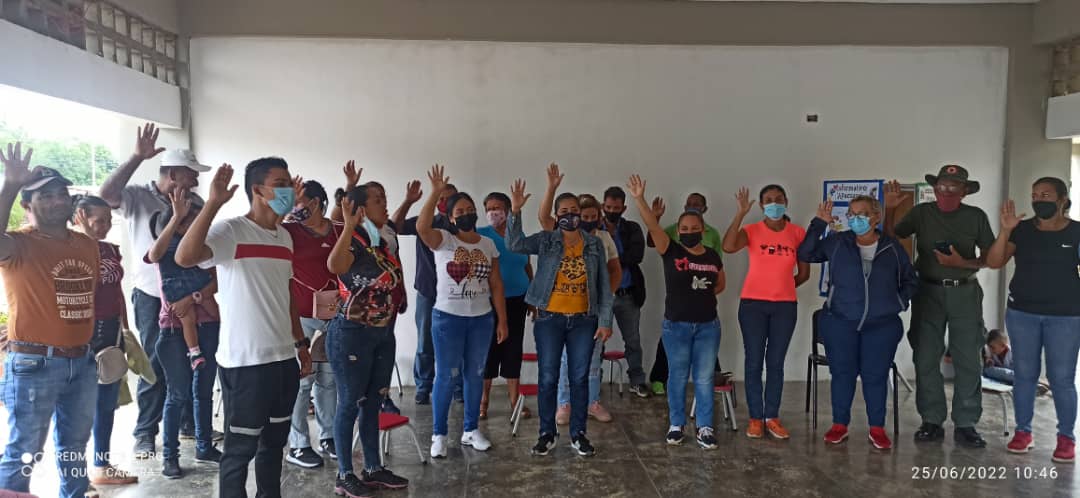 Recibimos reportes de la activación de las Brigadas Comunitarias Militares de Educación en todo el estado #Barinas. Así está ocurriendo en toda #Venezuela. El Poder Popular, el Gobierno Bolivariano y la Fuerza Armada Nacional Bolivariana unidos por nuestros hij@s