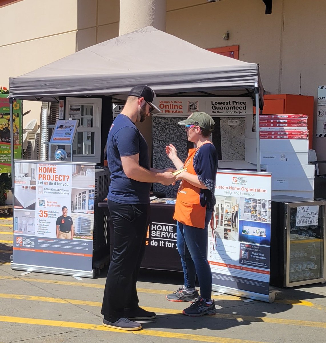 chris dyson (@chrisdysonthd) on Twitter photo Clarksvegas' Tyna handing out cold bottles of water & talking to customers about protecting their HVAC from this crazy heat🥵 <a href="/BrendaGrovesTHD/">Brenda Groves</a> @THD_Audrey <a href="/gloria_terri/">Terri Gloria</a> @BlakeOlivierHD Clarksvegas' Tyna handing out cold bottles of water & talking to customers about protecting their HVAC from this crazy heat🥵 <a href="/BrendaGrovesTHD/">Brenda Groves</a> @THD_Audrey <a href="/gloria_terri/">Terri Gloria</a> @BlakeOlivierHD