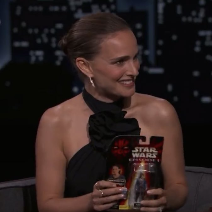 spoiler4you's tweet photo. this prequels era renaissance is all I ever needed tbh https://t.co/gzRZBaDyEf
