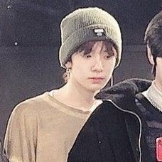intoheesng's tweet photo. the jungkooknification of heeseung here https://t.co/Tv6mx1k0Dg