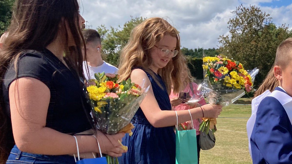 Mrs. Thompson tweet media