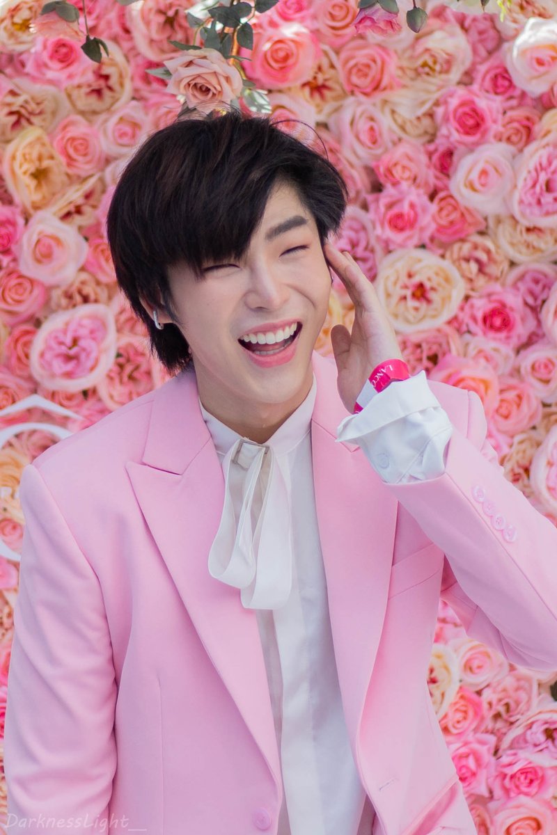 DarknessLight__'s tweet photo. 25062022 ----- Gameplay 🐰🐰

The cutest rabbit

#GameplayRB
#LancomeHappinessTH 
#LancomeThailand https://t.co/r69gUhRUCk