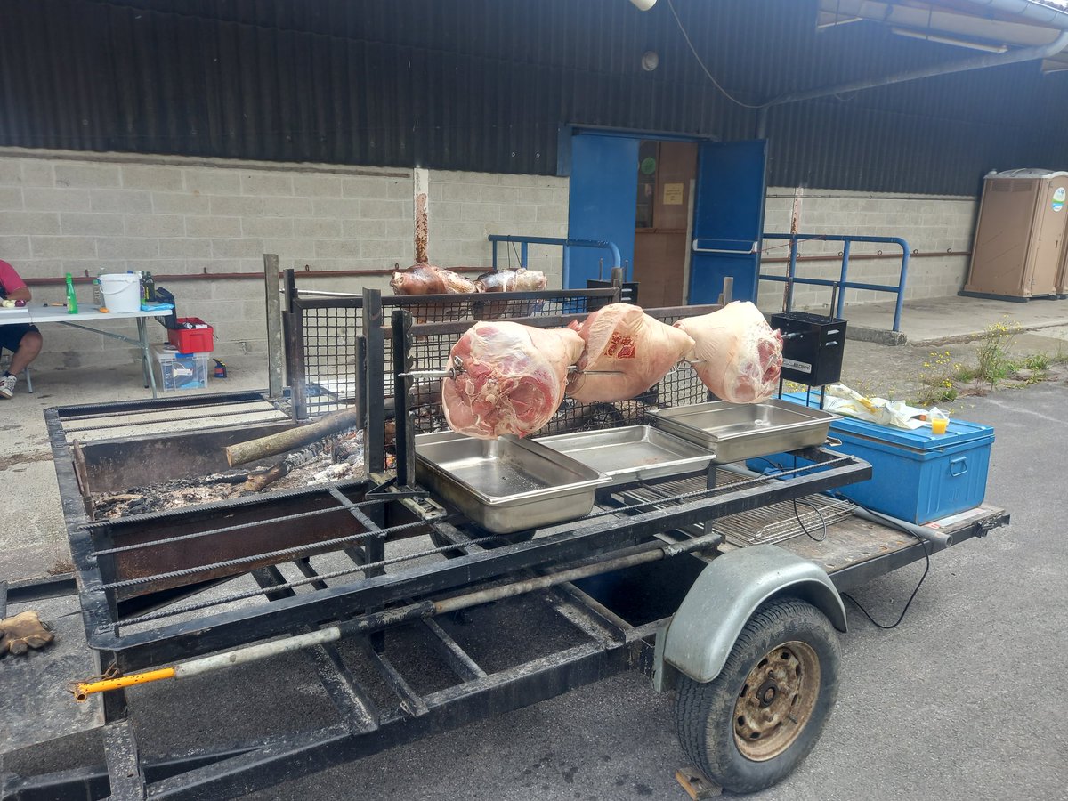 Régis Tricoteaux (@registricoteaux) on Twitter photo Repas de la Saint Jean :
La Halle d'élevage de La Capelle prête pour recevoir les agris d'Aubenton, d'Hirson, du Nouvion et de La Capelle !!! Une soirée conviviale en perspective jusqu'au bout de la nuit !
<a href="/ecvass02/">Charlotte Vassant</a> <a href="/usaa_02/">USAA 02</a> <a href="/marceldu02/">Marcel Decorte</a> <a href="/BecretH/">Becret Hugues</a> <a href="/LouisePiercourt/">Piercourt Louise</a> <a href="/CoralieUsaa/">Coralie Usaa</a> Repas de la Saint Jean :
La Halle d'élevage de La Capelle prête pour recevoir les agris d'Aubenton, d'Hirson, du Nouvion et de La Capelle !!! Une soirée conviviale en perspective jusqu'au bout de la nuit !
<a href="/ecvass02/">Charlotte Vassant</a> <a href="/usaa_02/">USAA 02</a> <a href="/marceldu02/">Marcel Decorte</a> <a href="/BecretH/">Becret Hugues</a> <a href="/LouisePiercourt/">Piercourt Louise</a> <a href="/CoralieUsaa/">Coralie Usaa</a>
