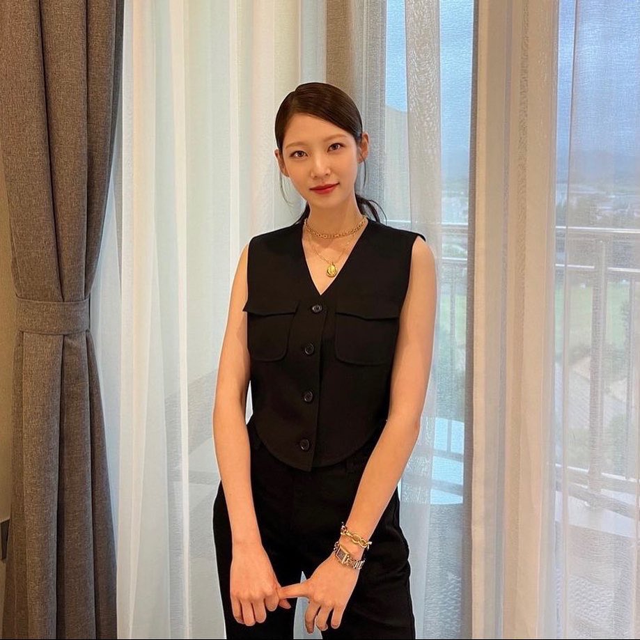 memoryau_'s tweet photo. [25-06-22]GSY IG Updated~สวยยย🥰🐻🖤
#GongSeungYeon #공승연 https://t.co/91pAkFW4Pc
