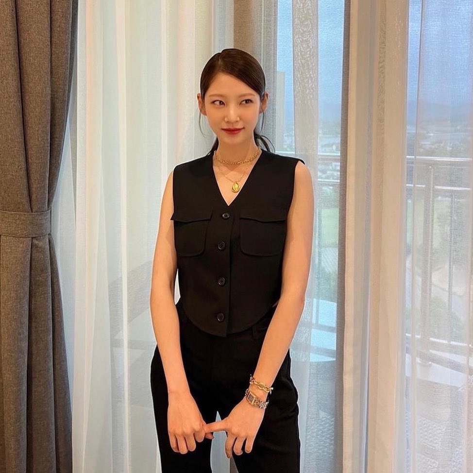memoryau_'s tweet photo. [25-06-22]GSY IG Updated~สวยยย🥰🐻🖤
#GongSeungYeon #공승연 https://t.co/91pAkFW4Pc